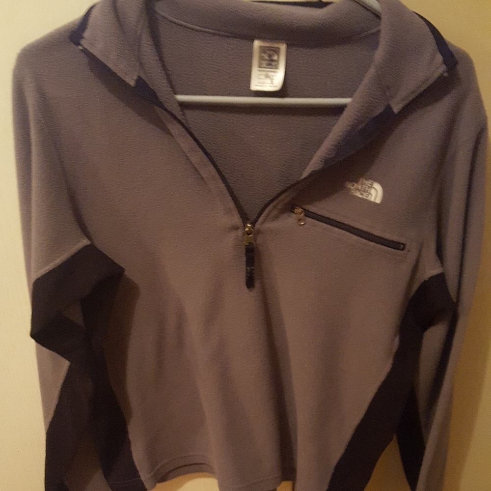 North face pull over